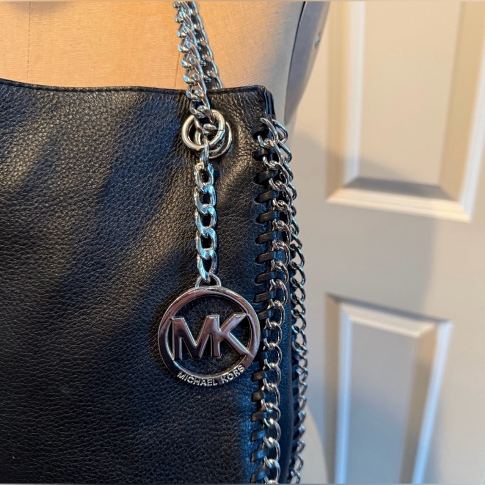 Michael Kors Black Leather Chain Shoulder Bag - Picture 2 of 6